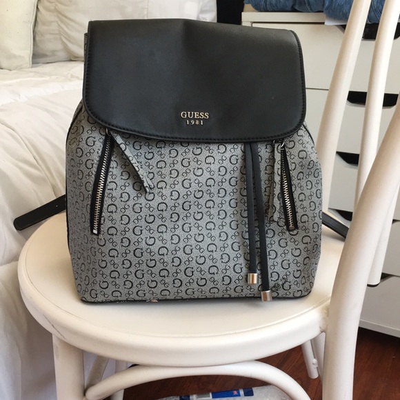 guess drawstring backpack